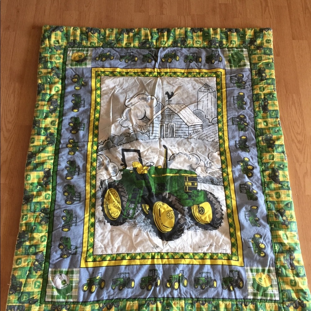 John Deere Toddler bed comforter set. comforter pillow case and fitted sheet